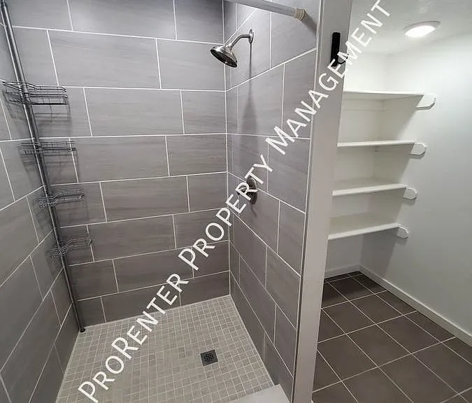 4252 Midland Dr — Photo 11