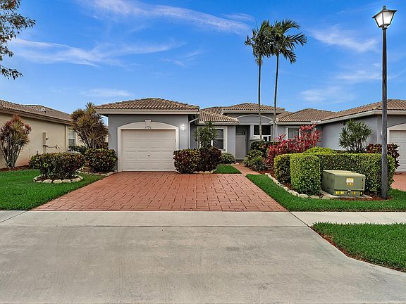 2nd image of 5726 Emerald Cay Terrace N