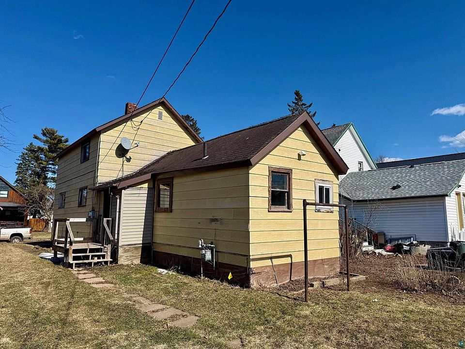 2nd image of 711 3rd Ave W