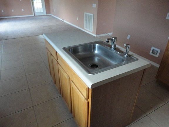 5th image of 3966 NW 31st Ave