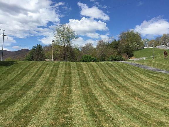 5th image of 422 Greenbrook Cir