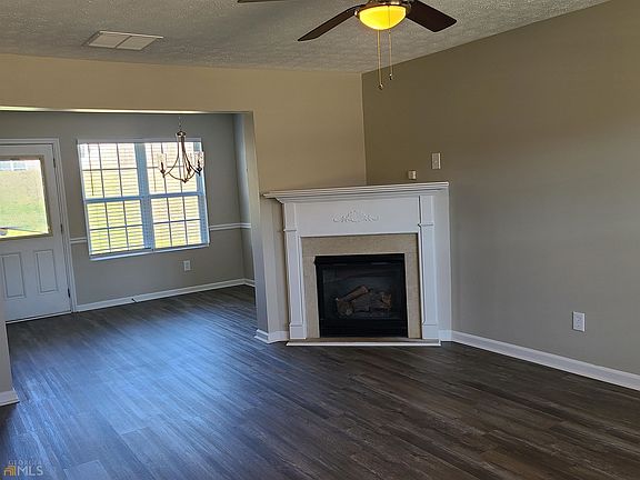 2nd image of 6125 Flagstaf Walk
