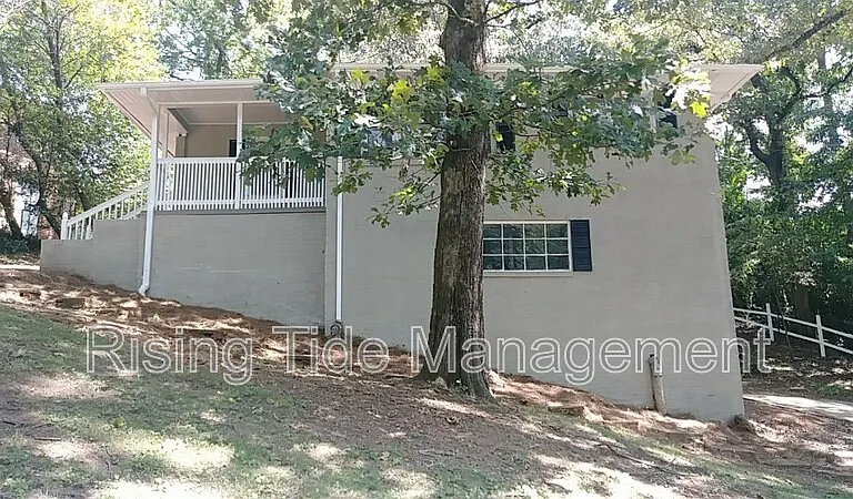 3011 Devon Rd — Photo 1