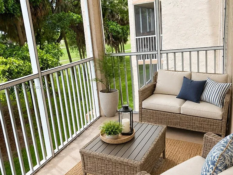 250 Jacaranda Dr #302 — Photo 22