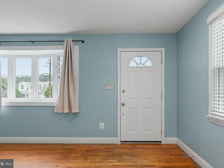 6823 Barrett Rd — Photo 4