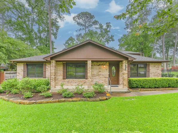 252 Springs Edge Dr, Montgomery, TX 77356