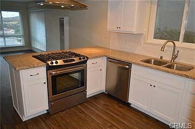 BEAUTIFUL NEW KITCHEN