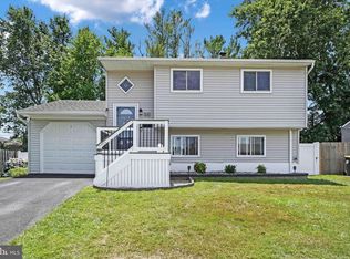 24 Auburn Dr, New Castle, DE 19720