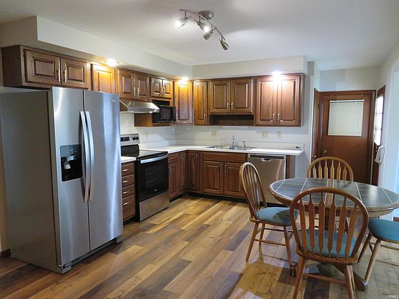 4th image of 93 Greenway Dr