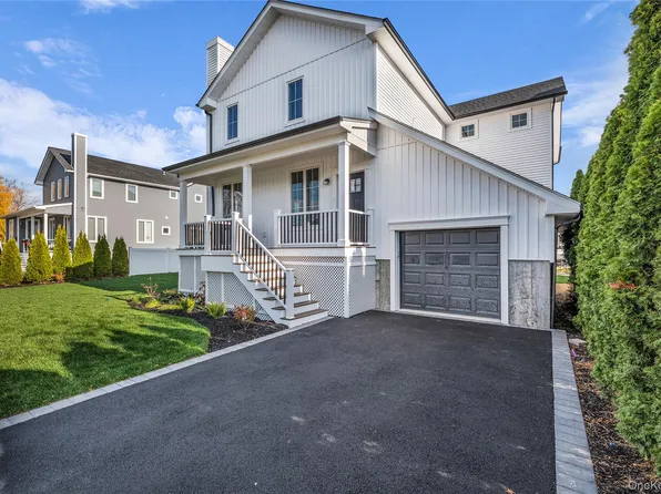 2437 Archer Street, Seaford, NY 11873