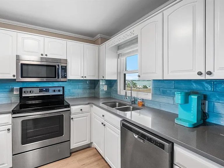 1270 Gulf Blvd #606 — Photo 8