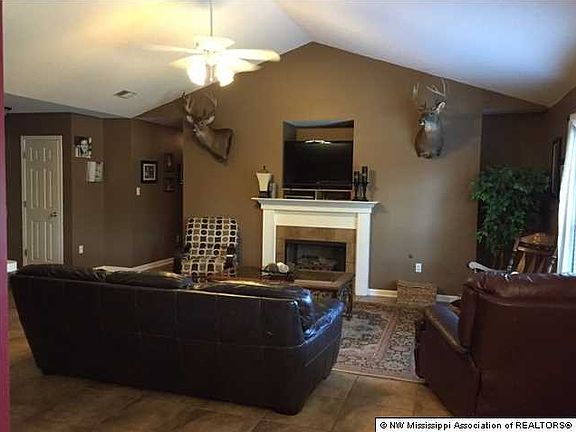 4th image of 1693 Mary Payton Dr