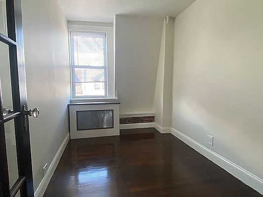 5th image of 20-33 32nd St #2
