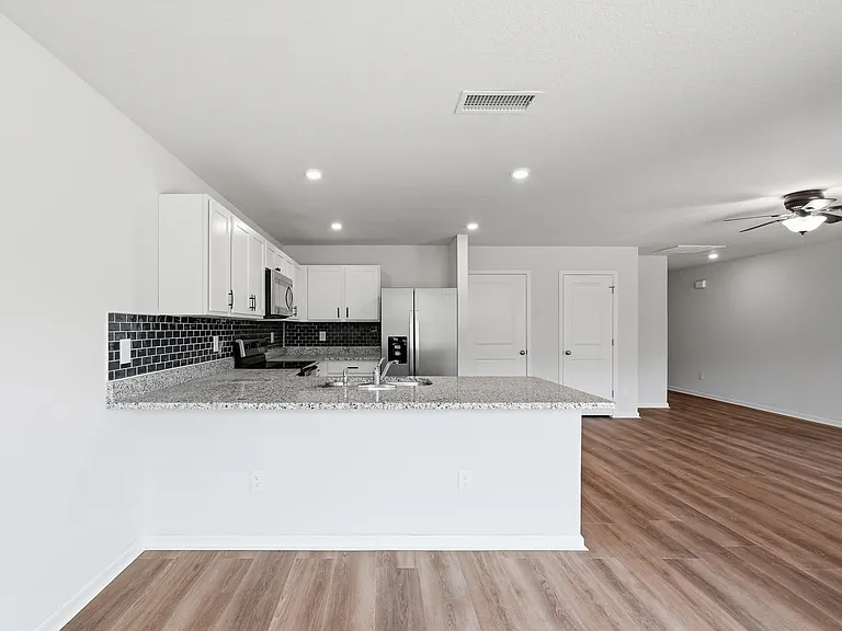 136 Pfitzer Ct — Photo 14