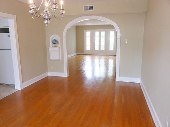 4th image of 7519-2B Parkdale Ave