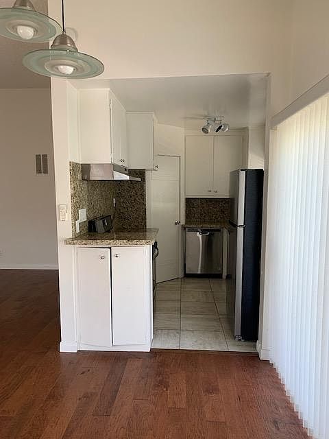 1st image of 11707 Goshen Ave #7