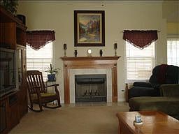 4th image of 3438 N Henderson Way
