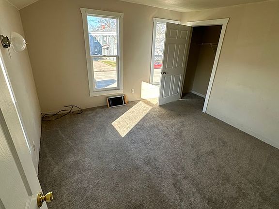 4th image of 617 W Marion St