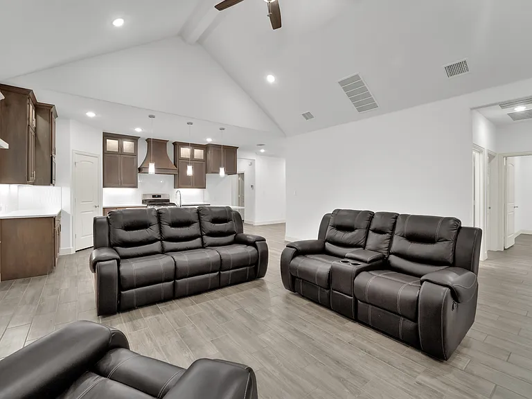 117 Community Dr — Photo 7