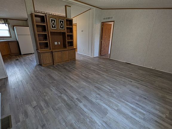 3rd image of 2741 Crab Tree St