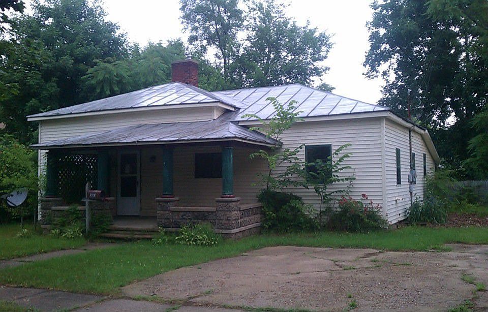 2nd image of 303 Court St