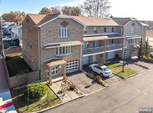 86 Salvatore Ct, Elmwood Park, NJ 07407