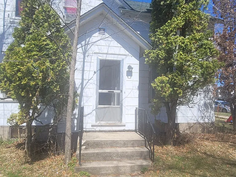 405 Mississippi Ave NW — Photo 1