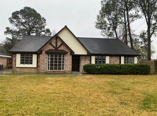 13935 Oakwood Ln, Sugar Land, TX 77498