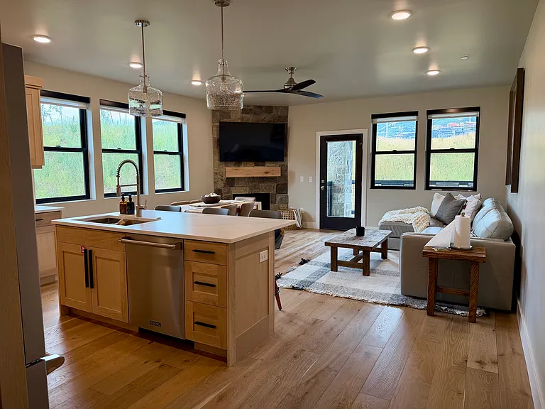 1166 W Helling Cir #103 — Photo 4