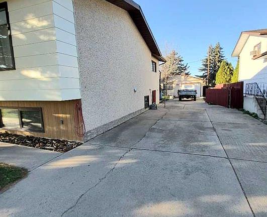 3rd image of 5209 S 40th Ave