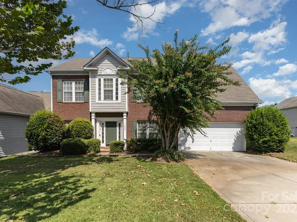 11849 Guildhall Ln, Charlotte, NC 28213