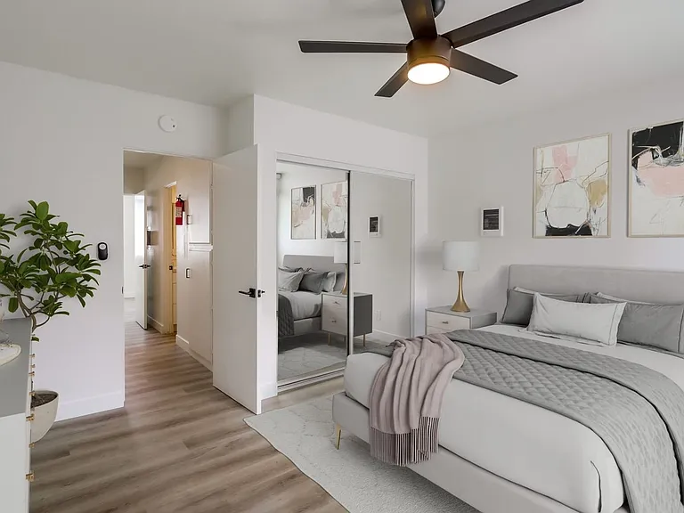 Two bedroom 1.5 bathroom beautifully upgraded with in unit laundry at the beach. Open House July 12 — Photo 6
