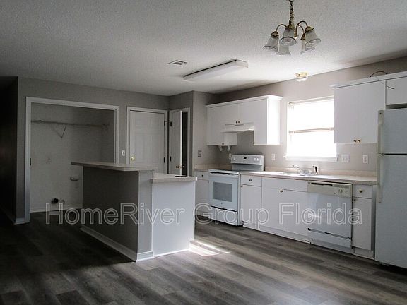 4th image of 2088 Sequoia Cir
