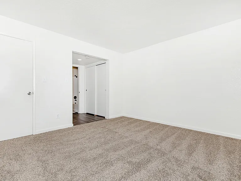 Victoria Square Apartments — Photo 34