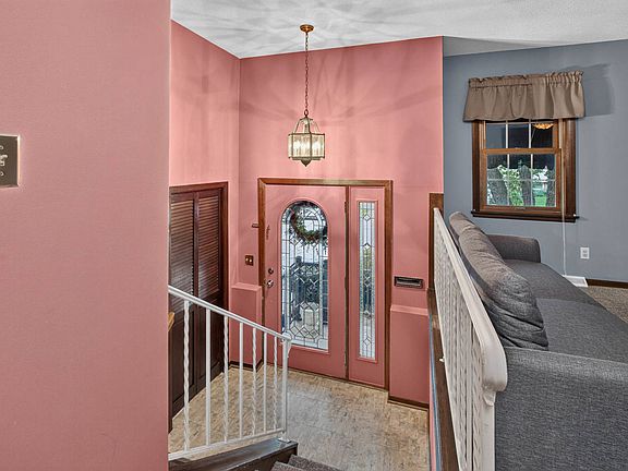 4th image of 2928 Oxford Dr