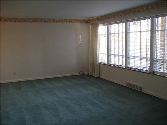 4th image of 622A Park Ln