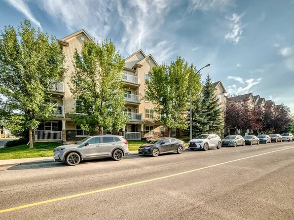 2000 S Applevillage Ct SE #411, Calgary, AB T2A 7Z4