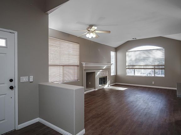 2nd image of 421 Sanibelle Cir Unit 106