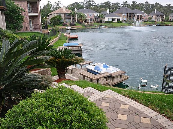 Beautiful Lake View in the backyard.  Great place for your paddle boat!