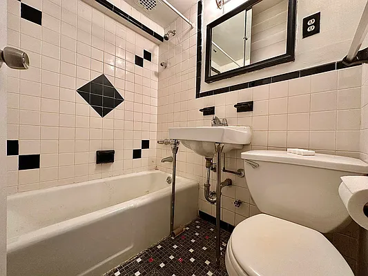 Rented by Oxford Property Group | media 11