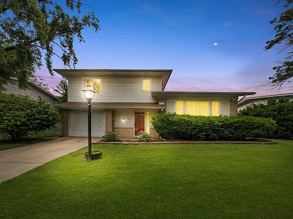 3rd image of 440 W Arquilla Dr