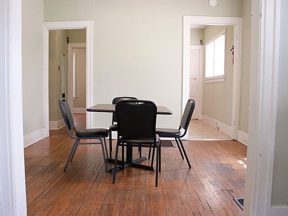 5th image of 604 S Lincoln Ave #5d902fb28