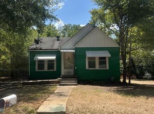 916 W Campbell St, Palestine, TX 75801