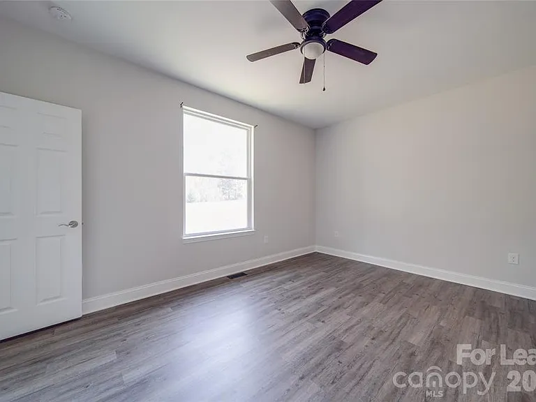 112 Rockwell Ct — Photo 30