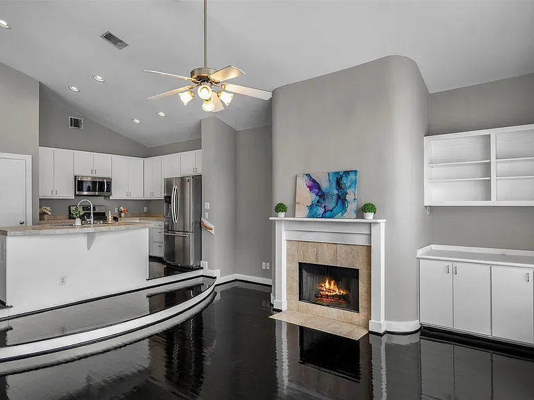 9705 Linkmeadow Ln — Photo 2