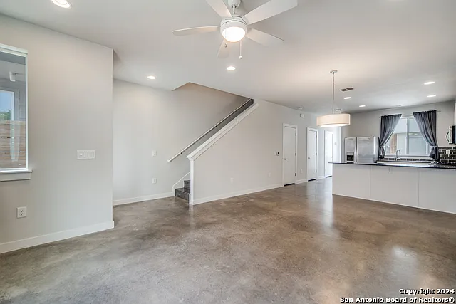330 Clay St #11 — Photo 3