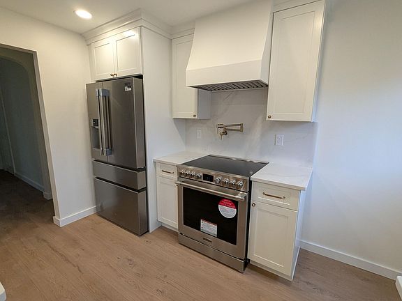 4th image of 1323 Cheshire Ln