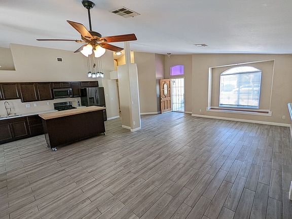 4th image of 4932 Dunvegan Ct