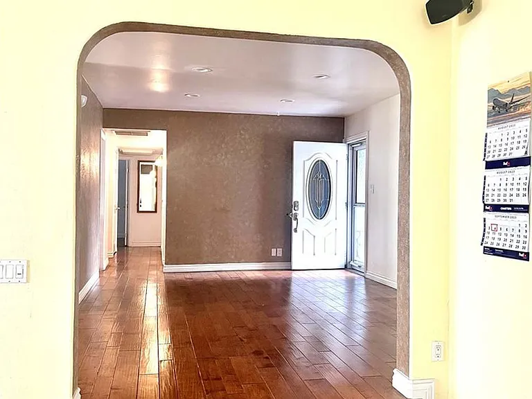 12121 Nashville Ave — Photo 7