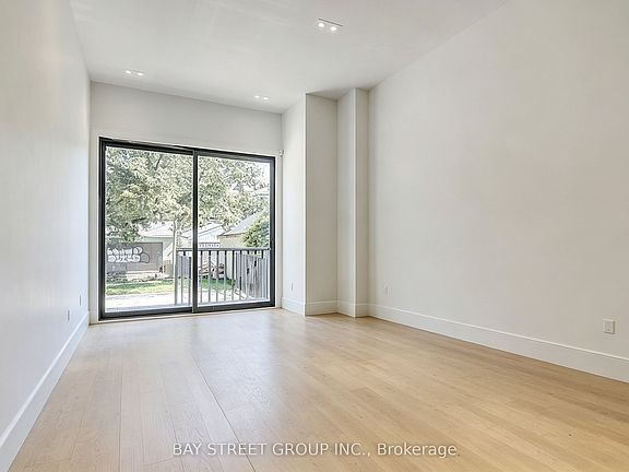 5th image of 329 Clinton St